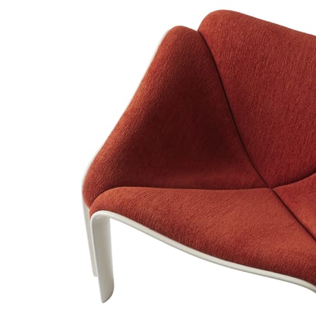 Fauteuil rembourré F300 tissu rouge / Pierre Paulin, réédition 1965 - Gubi