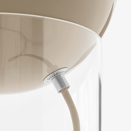 Lampe de table Topan VP13 métal beige / H 31 cm - Verner Panton, 1959 - &tradition