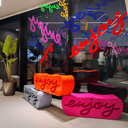 Banc Enjoy plastique rose / 2 places - L 124 cm / Intérieur & extérieur - Slide