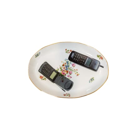 Piatto 04,91_Tableware ceramica multicolore / Telefono - Screziato e serigrafato / Pezzo unico - MARION MAILAENDER