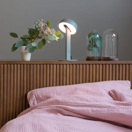 Lampe de table NOD LED métal vert gris / H 25 cm / Seconde vie - TIPTOE