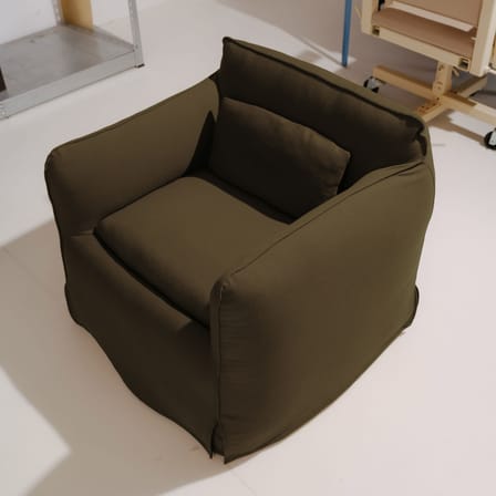 Fauteuil rembourré Mimi tissu vert - Hay
