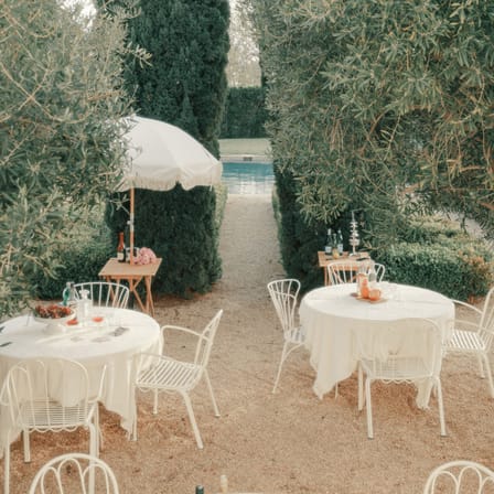 Al Fresco Round table metal white / Ø 120 cm - Parasol hole - BUSINESS & PLEASURE