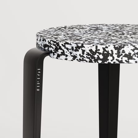 Sgabello Lou metallo nero / Plastica riciclata Macchiato - H 45 cm - TIPTOE