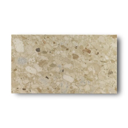 Table basse Plinth Grand pierre beige / Pierre - 137 x 76 cm x H 28 cm - Audo Copenhagen