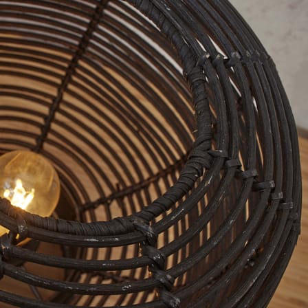 Lampe de table Tanami fibre végétale bois noir / rotin / Ø 27 x H 30 cm - GOOD&MOJO