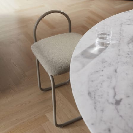 Chaise rembourrée Angui tissu beige / Polyester recyclé - AYTM