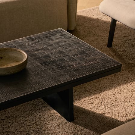 Table basse Grooves bois noir / 135 x 65 cm x H 34 cm - Ethnicraft