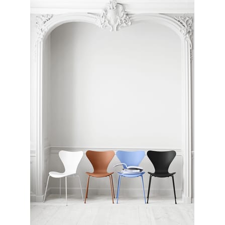 Chaise empilable Série 7 bois noir / Frêne teinté - Arne Jacobsen, 1955 - Fritz Hansen