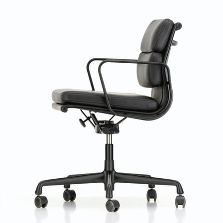 Fauteuil à roulettes Soft Pad EA 217 cuir noir / Eames, 1969 - Vitra