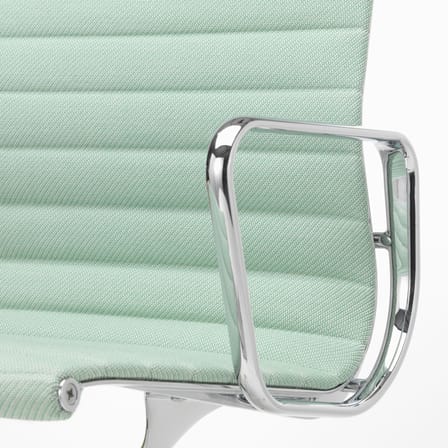 Fauteuil pivotant Aluminium Chair EA104 tissu vert / Eames, 1958 - Vitra