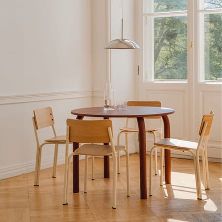 Table ronde Meko bois rouge / Ø 100 cm - 2 à 4 personnes - NOO.MA