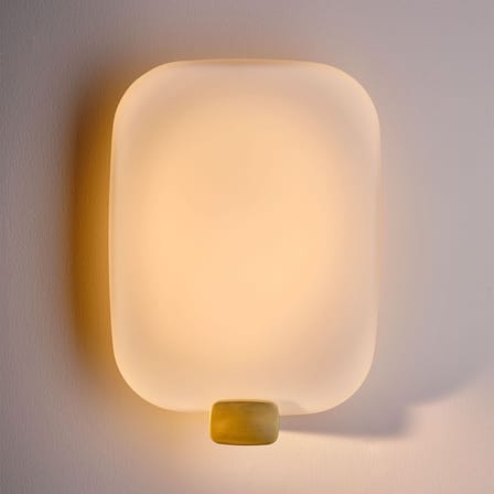 Applique Light Me Tender Vertical LED verre blanc or - DCW éditions