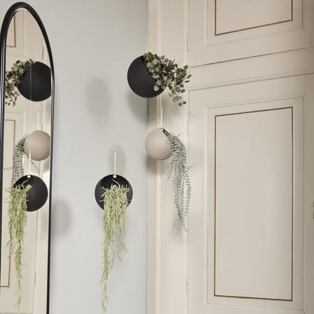 Pot de fleurs suspendu Globe Large métal noir / Ø 21 cm - AYTM