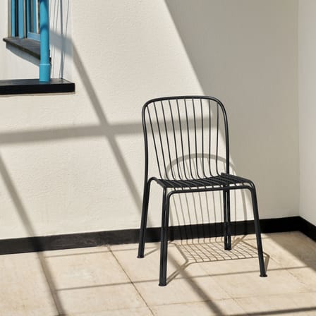 Chaise Thorvald SC94 métal noir - &tradition