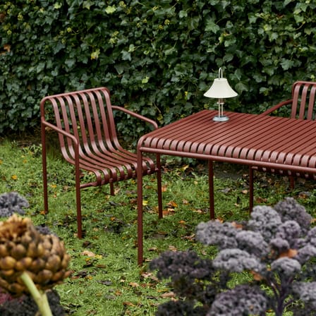 Fauteuil empilable Palissade Dining Large métal rouge / Bouroullec, 2016 - Hay