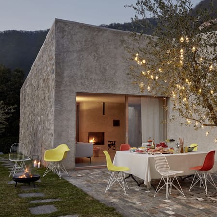 Fauteuil RE DAR - Eames Plastic Armchair plastique jaune / (1950) - Pieds noirs / Recyclé - Vitra
