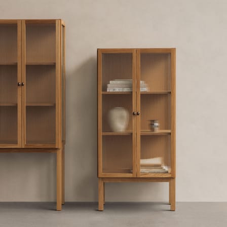 Vaisselier Curiosity Low bois naturel / L 70,5 x H 143 cm - Verre cannelé - Audo Copenhagen
