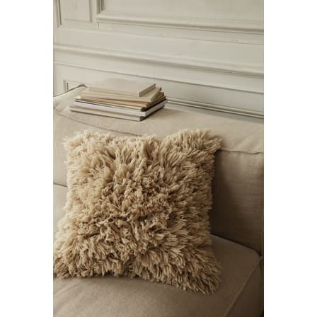 Coussin Meadow tissu beige / Poils longs - 50 x 50 cm / Tufté et tissé à la main - Ferm Living