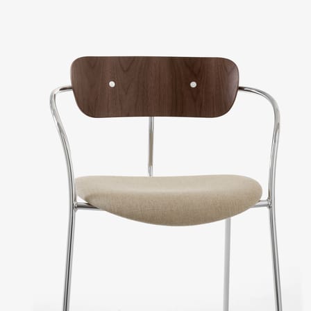 Fauteuil empilable Pavilion AV4 beige bois naturel / assise rembourrée - &tradition