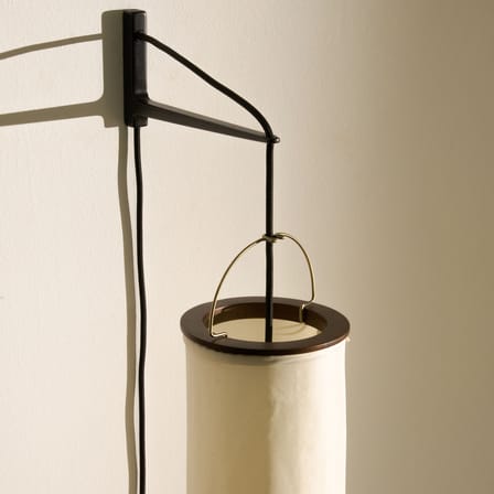 Applique avec prise Silk Lantern beige / Soie naturelle - H 50 cm - Gubi