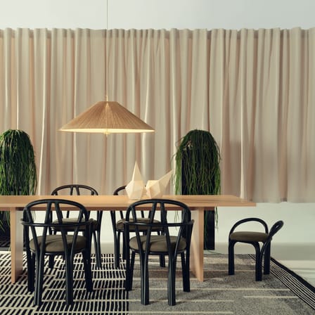 Tabouret rembourré Bistra fibre végétale noir - Gubi