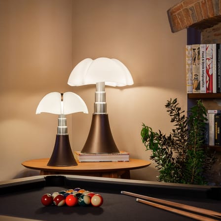 Lampe de table Pipistrello LED / H 66 à 86 cm - Gae Aulenti, 1965 - Martinelli Luce