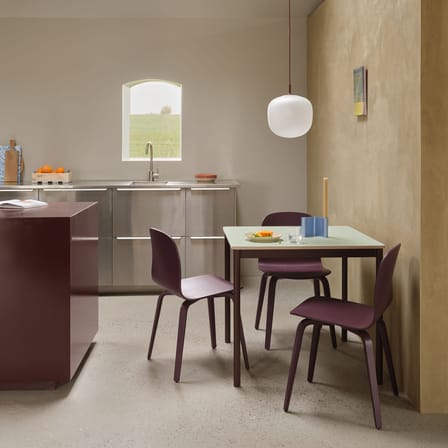 Chaise Visu bois violet / Pieds bois - Muuto