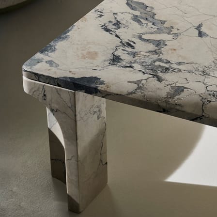 Table basse Doric marbre gris / 140 x 80 cm - Gubi