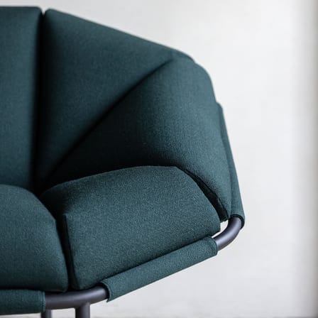 Fauteuil rembourré Atlas tissu vert - KANN DESIGN