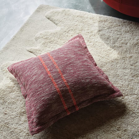 Kissen Track textil rot / 56 x 56 cm - Tom Dixon
