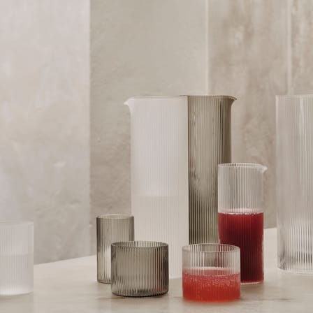 Carafe Ripple verre gris / 1,12 L - Verre strié - Ferm Living
