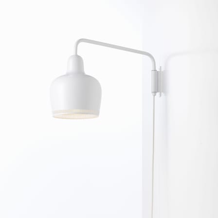 Applique avec prise Golden Bell A330S / Alvar Aalto, 1937 - Bras pivotant - ARTEK