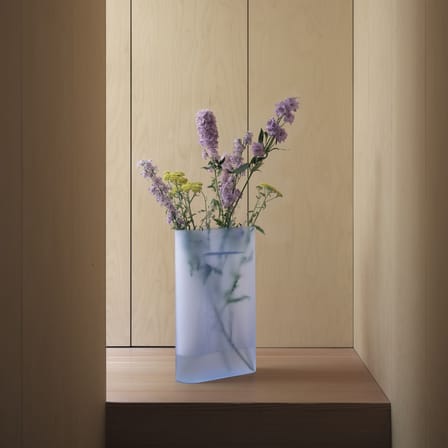 Vase Ridge verre bleu / L 31 x H 48,5 cm - Muuto