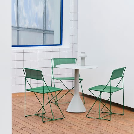 Chaise empilable X-Line OUTDOOR métal vert / Réédition 1977 - Acier perforé - Hay