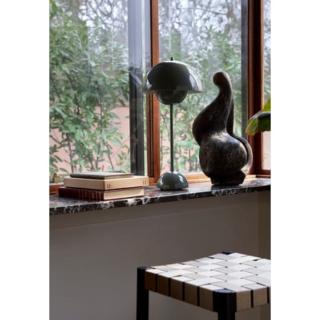 Lampe de table FlowerPot VP3 métal bleu gris / H 50 cm - By Verner Panton, 1968 - &tradition