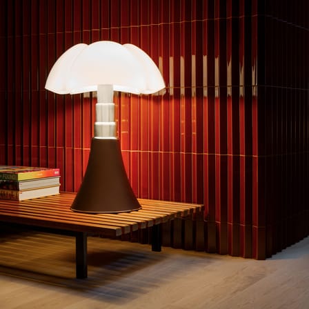 Lampe de table Pipistrello LED / H 66 à 86 cm - Gae Aulenti, 1965 - Martinelli Luce