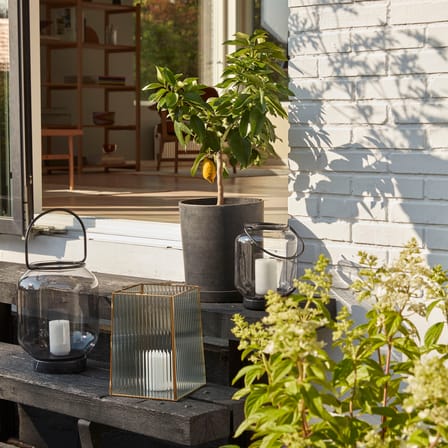 Set de 2 pots de fleurs Podium Medium / Avec soucoupes - HÜBSCH
