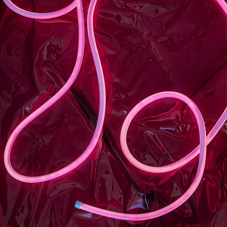 Guirlande lumineuse Flex Tube LED plastique rose / 5 mètres - Néon LED flexible - STUDIO ABOUT