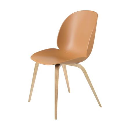 Chaise Beetle plastique orange / Pieds chêne - Gubi