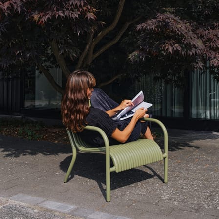 Groove Lounge Low armchair metal green - Tom Dixon