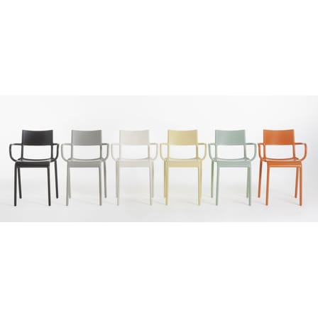 Generic A Stackable armchair plastic material black Polypropylen - Kartell