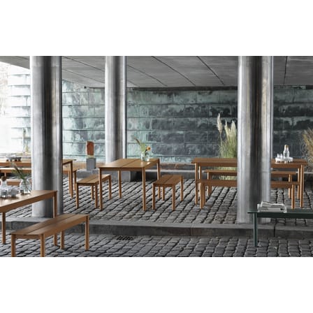 Table rectangulaire Linear métal vert / 140 x 75 cm - Muuto