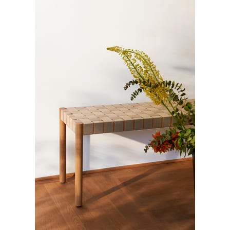 Betty TK4 Bench textile wood beige / L 105 cm - Linen straps - &tradition