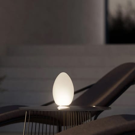 Lampe extérieur sans fil rechargeable Uovo LED verre blanc / Ø 18 x H 30 cm - Ben Swildens, 1972 - Fontana Arte