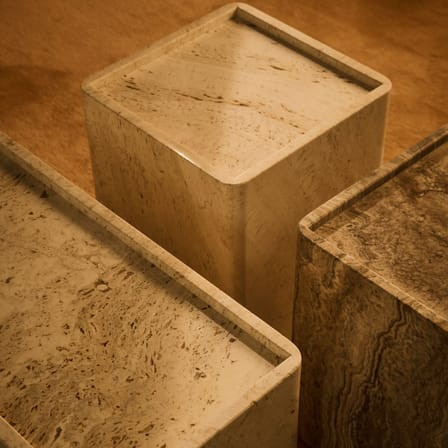 Table d'appoint Pietra pierre blanc / 33 x 33 x H 40 cm - Travertin - Gubi