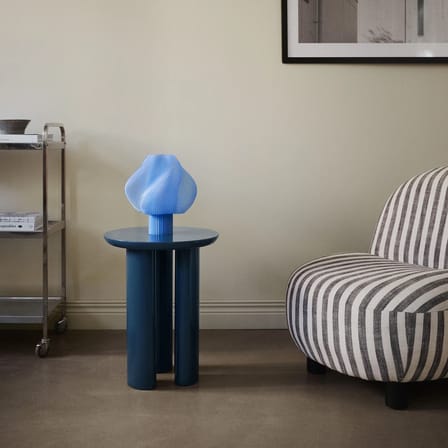 Lampe de table Soft Serve Regular bleu / H 26 cm - CRÈME ATELIER