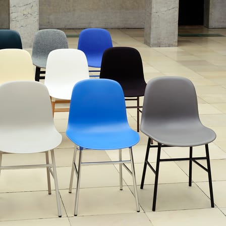 Chaise Form plastique bleu / Pieds métal - Normann Copenhagen