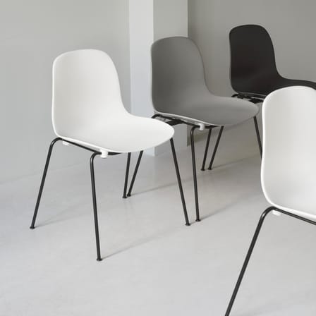 Sedia impilabile Form materiale plastico bianco / 4 gambe metalllo - Normann Copenhagen