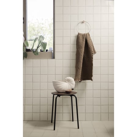 Stappelbarer Hocker Herman holz schwarz / Holz & Metall - Ferm Living